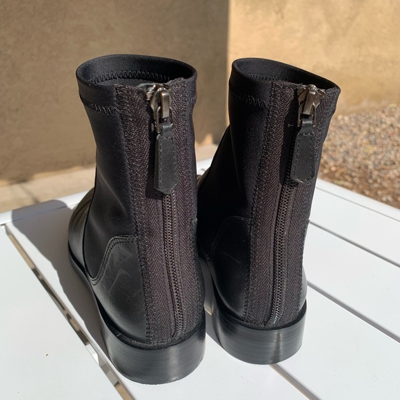 Tory Burch black leather and elastic booties size 6M - Picture 4 of 13